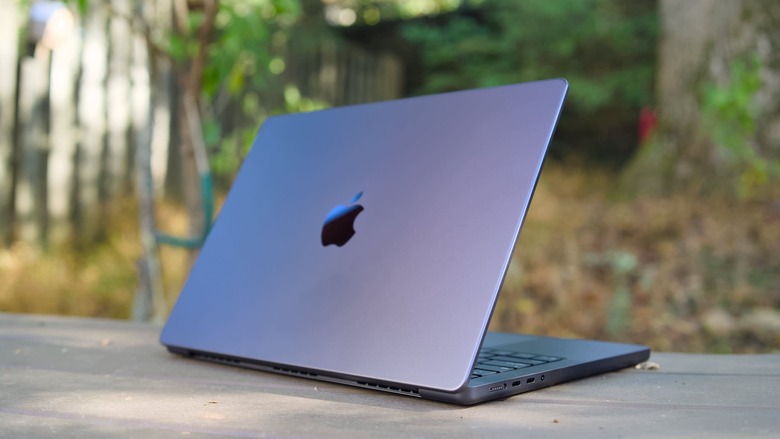 Apple MacBook Pro M5.