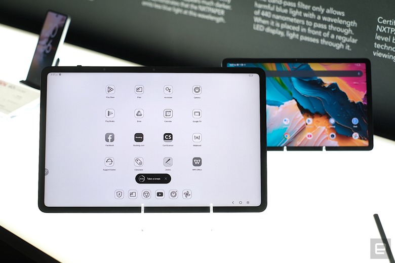 TCL NXTPAPER 14 Pro hands-on at CES 2024
